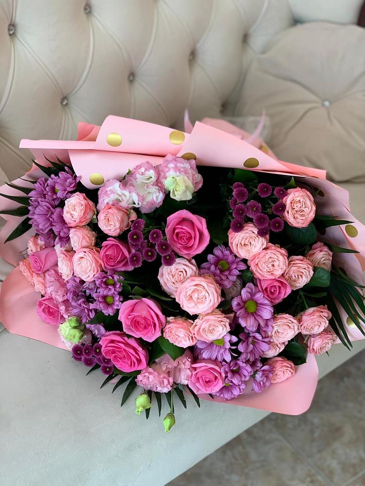 Букет цветов из: Хризантемы, Розы и Лизиантусы в Благодатном