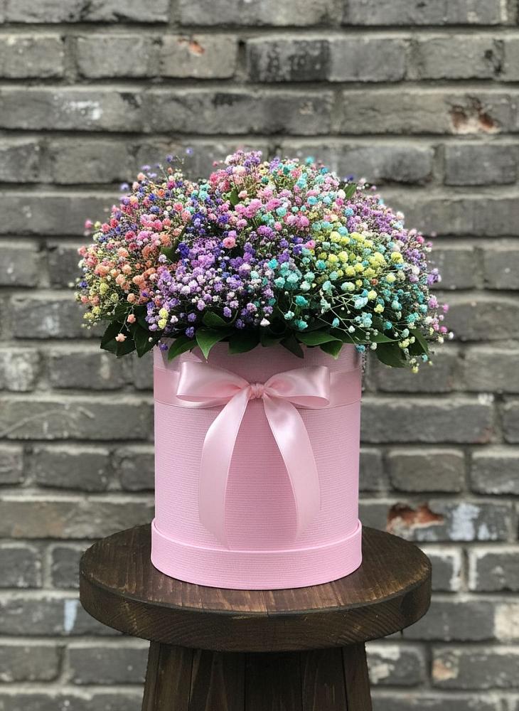 Цветочная композиция из Гипсофила и Розы в шляпной коробке в Благодатном