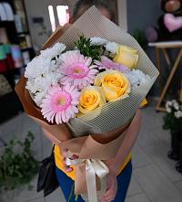 Букет цветов из:  Герберы, Розы и Хризантемы в Благодатном