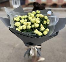 Букет Белые кустовые розы Солинеро в Благодатном