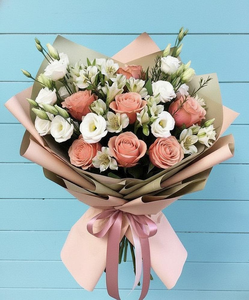 Букет цветов из: Розы, Альстромерии и Лизиантусы в Благодатном