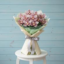 Букет цветов из:  Орхидеи и Розы #REPLACE_PRED# Благодатном