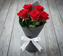 Букет 5 Красных роз Эдлесс Лав #REPLACE_PRED# Благодатном
