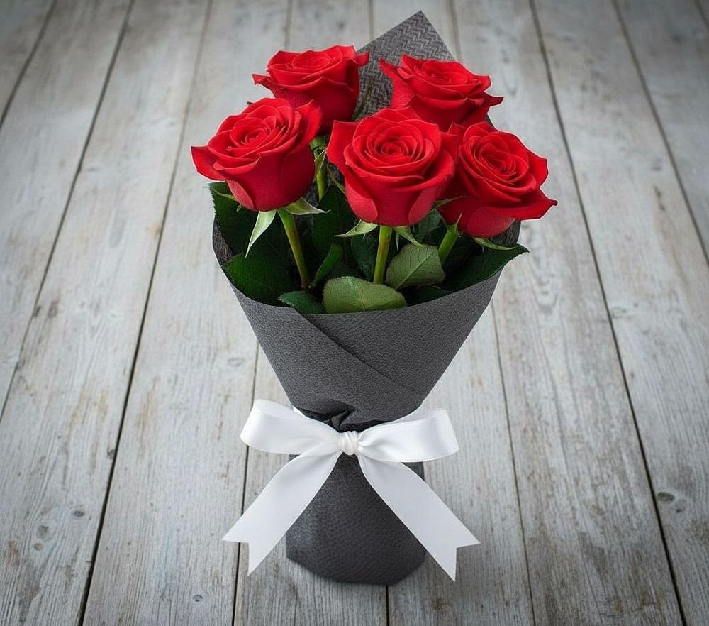 Букет 5 Красных роз Эдлесс Лав в Благодатном