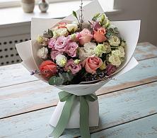 Букет цветов из:  Розы, Лизиантусы и Гвоздики #REPLACE_PRED# Благодатном