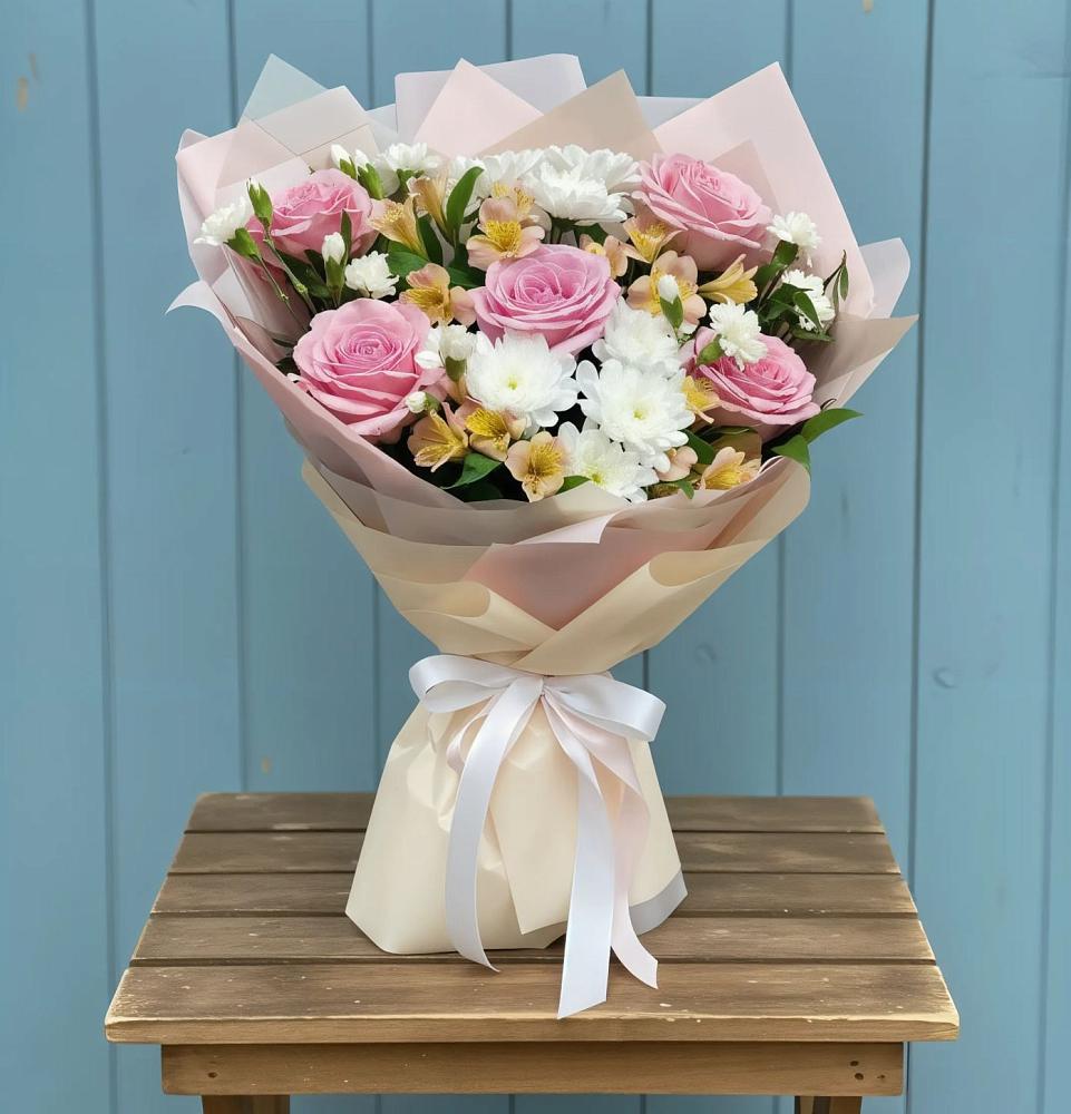 Букет цветов из: Гвоздики, Орхидеи и Розы в Благодатном