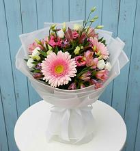 Букет цветов из:  Герберы, Альстромерии и Лизиантусы в Благодатном